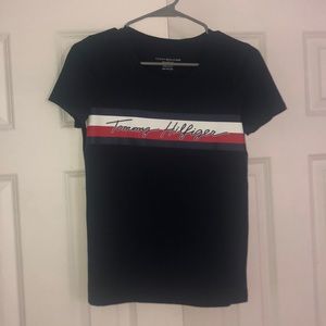 Navy Tommy Hilfiger t-shirt